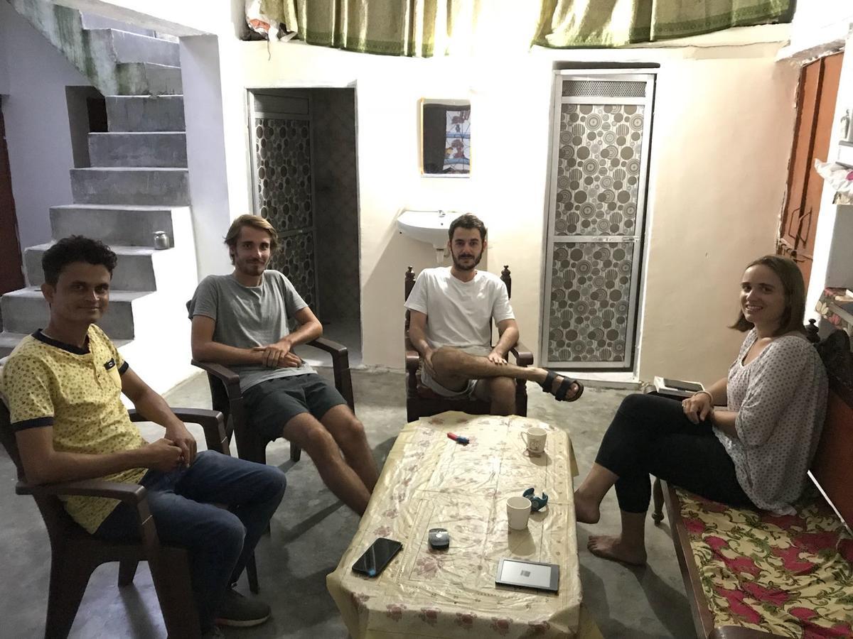 Khajuraho Homestay エクステリア 写真