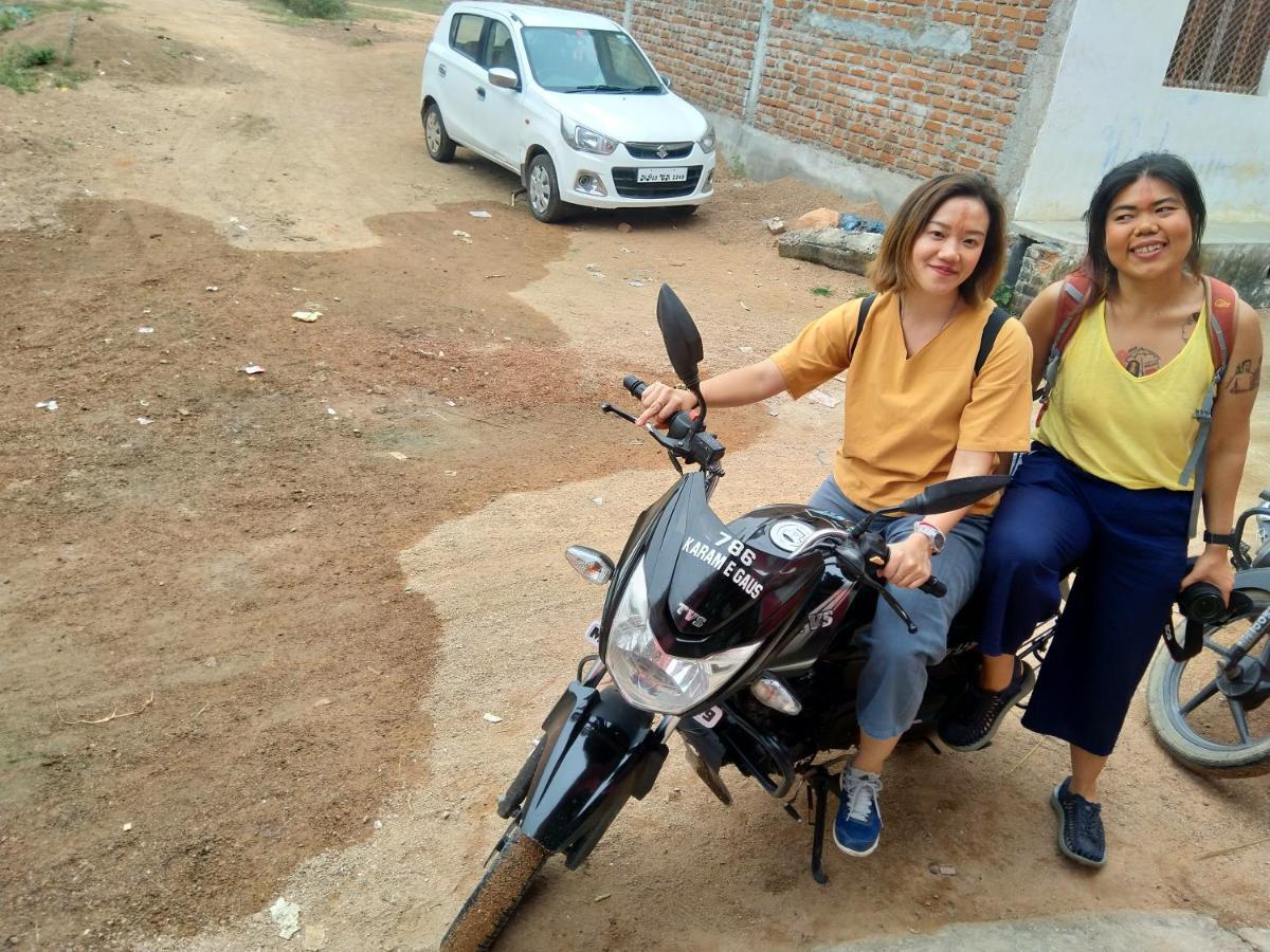 Khajuraho Homestay エクステリア 写真